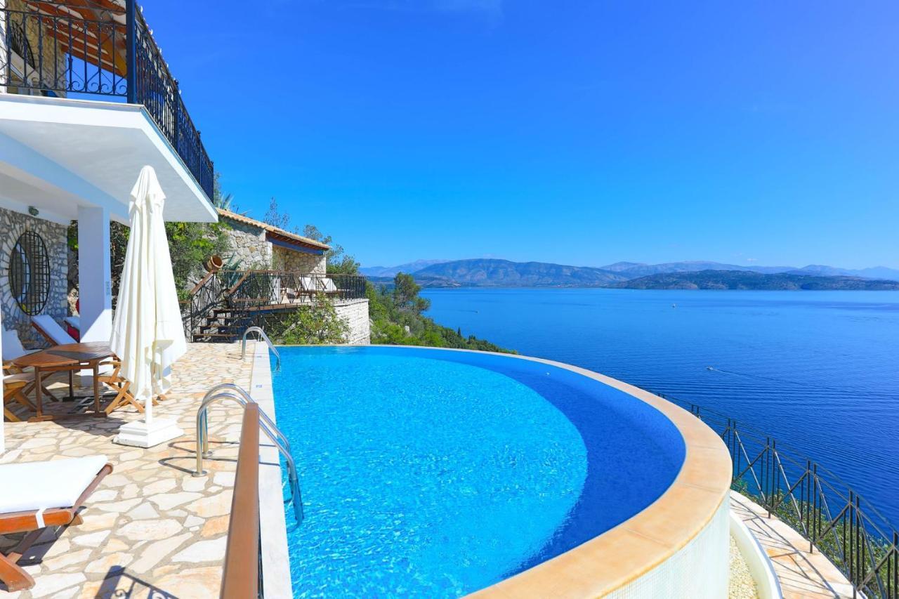 Vilă House On The Rocks