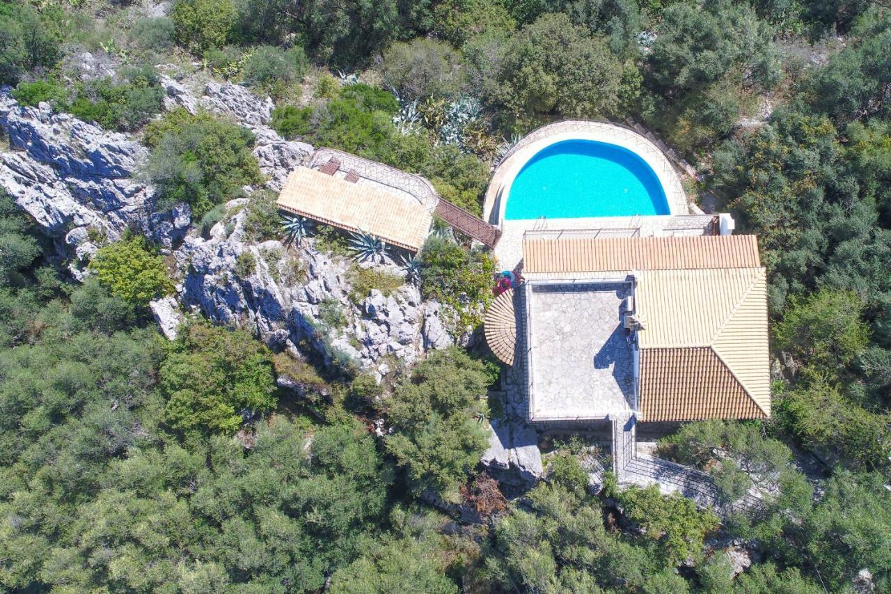House On The Rocks Vilă