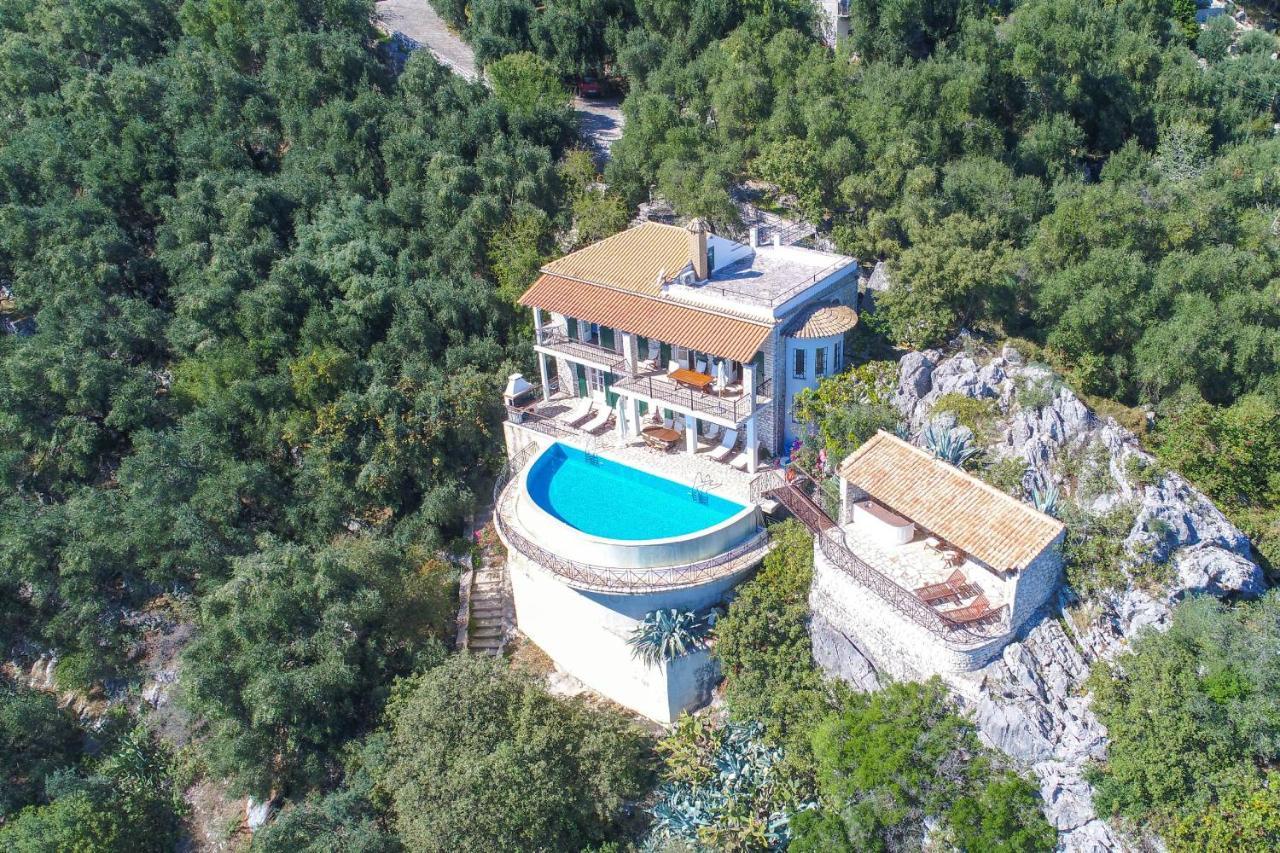 Vilă House On The Rocks